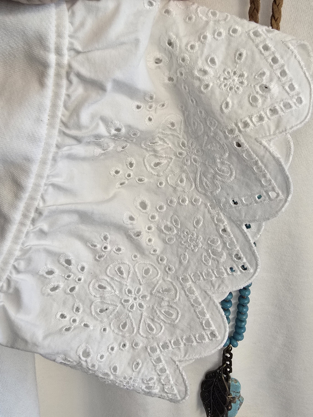 DR2 White Eyelet Ruffle Sleeve Tee - Picture 4 of 5